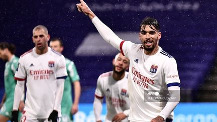 Lucas Paqueta célèbre son but face à Angers (JEFF PACHOUD / AFP)