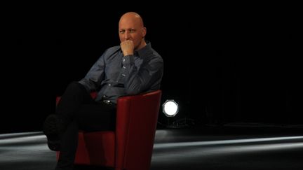 Dan Reed sur le plateau de "Compl&eacute;ment d'enqu&ecirc;te" (OLIVIA VILLAMY)