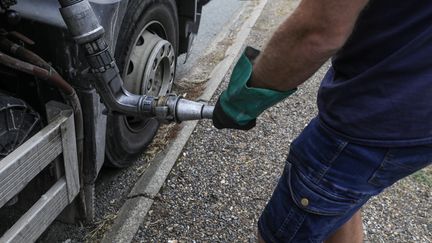 Le prix du fioul est en moyenne supérieur à 1,25 euro le litre, selon la Fédération française des combustibles, carburants & chauffages. (MANON CRUZ / MAXPPP)