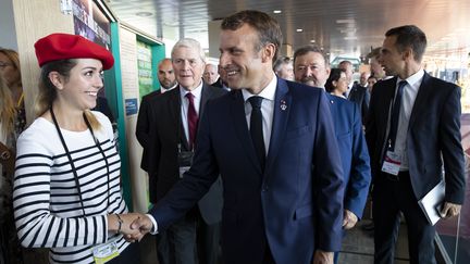 Emmanuel Macron, le 24 août à Biarritz (Pyrénées-Atlantiques). (IAN LANGSDON / AFP)