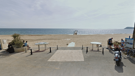 Une jeune garçon a secouru deux hommes qui risquaient la noyade sur la plage du Débarquement, à La Croix-Valmer (Var), le 21 août 2018. (Photo d'illustration) (GOOGLE MAPS)