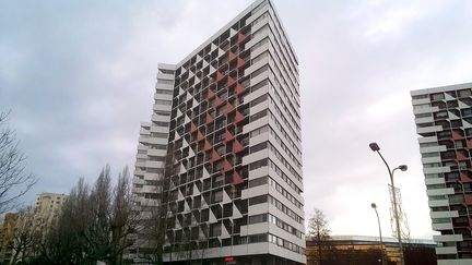 L'immeuble où le corps d'un conseiller municipal de Créteil (Val-de-Marne) a été retrouvé, janvier 12 janvier 2016. (DIANE FALCONER / AFP)