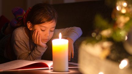 Des livres pour les enfants sous le sapin
 (CLM Images / Getty Images)