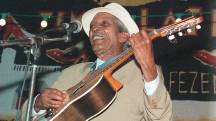 Compay Segundo lors de son concert au festival Tempo Latino, le 27 juillet 1996. (BRAGAGNOLO / MAXPPP)