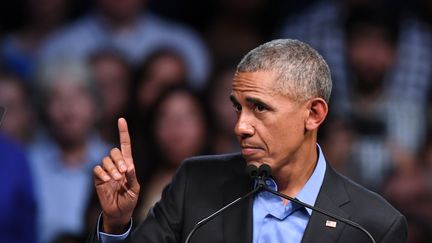 Barack Obama, le 19 octobre 2017 à Richmond en Virginie (Etats-Unis).&nbsp; (JIM WATSON / AFP)