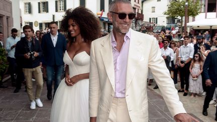 Vincent Cassel et sa nouvelle femme, la mannequin Tina Kunakey
 (IROZ GAIZKA / AFP)