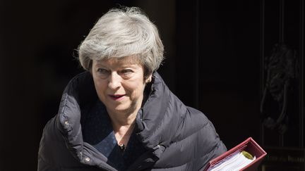 Theresa May quitte sa résidence du 10 Downing Street à Londres, le 1er mai 2019.&nbsp; (ALBERTO PEZZALI / NURPHOTO / AFP)