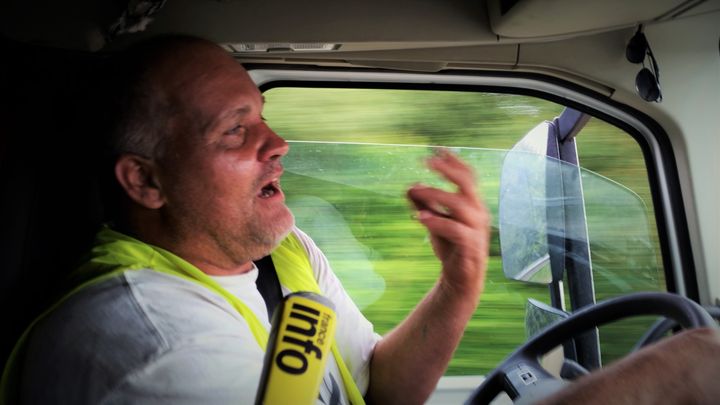 &nbsp; (Benjamin Illy est emmené jusqu'à Douvres par un routier hongrois © Benjamin Illy - Radio France)