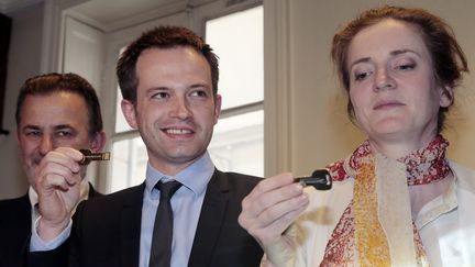 De gauche &agrave; droite, les candidats &agrave; la primaire UMP Jean-Fran&ccedil;ois Legaret, Pierre-Yves Bournazel et Nathalie Kosciusko-Morizet, le 29 mai 2013, &agrave; Paris. (JACQUES DEMARTHON / AFP)