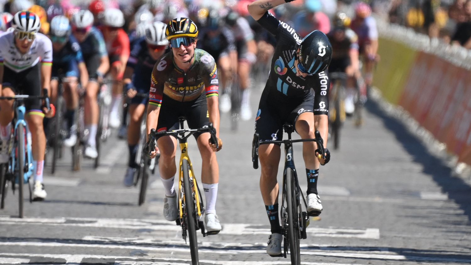 Lorena Wiebes wins the Champs-Elysées stage in the sprint and takes the ...