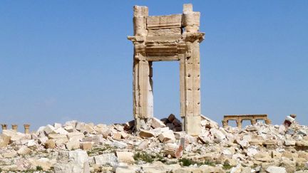 Un autre vue du temple de Bêl sur lequel se sont particulièrement acharnés les jihadistes, avec la volonté de detruire ce site anté-islamique. Classé au patrimoine mondial de l'Unesco, la cité antique de Palmyre était l'attraction touristique majeure de la Syrie, avant la guerre. (MAHER AL MOUNES / AFP)