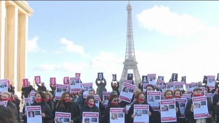 Otages retenus par le Hamas : les proches se rassemblent à Paris