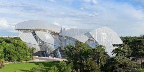   La Fondation Louis Vuitton dans le Bois de Boulogne
 (Fondation Louis Vuitton)