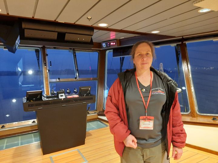 Dr Sophie Fielding, chargée de la coordination des scientifiques à bord du navire "Sir David Attenborough", le 16 novembre 2022. (RICHARD PLACE / RADIO FRANCE)