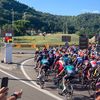 Des signaleurs numériques ont été ajoutés sur les routes du Tour de France pour annoncer les dangers aux coureurs (photo prise lors de la 6e étape du Tour 2020 entre Le Teil et le mont Aigoual). (Markus Laerum / Safe Cycling Race)