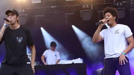 Les Belges de Roméo Elvis ont commencé le concert en charriant les Français, assurant qu'ils sont moins chauds que leurs voisins Wallons et Flamands.
 (Gilles Scarella / Studio FTV)