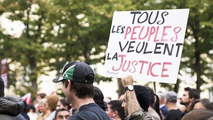 Un rassemblement en soutien à l'Arménie, après l'escalade des tensions à la frontière avec l'Azerbaïdjan, le 15 septembre 2022, à Paris.&nbsp; (FIORA GARENZI / HANS LUCAS / AFP)