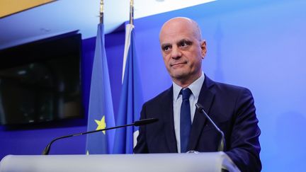 Le ministre de l'Education nationale, Jean-Michel Blanquer, lors d'une conférence de presse, le 13 mars 2020 à Paris.&nbsp; (THOMAS SAMSON / AFP)