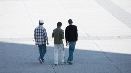 Des jeunes sur une esplanade. Photo d'illustration. (SANDRO DI CARLO DARSA / MAXPPP)