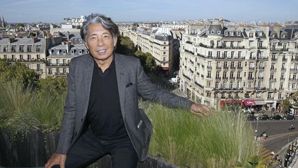 Kenzo Takada devant son domicile parisien en 2015. (KANAME MUTO / YOMIURI)