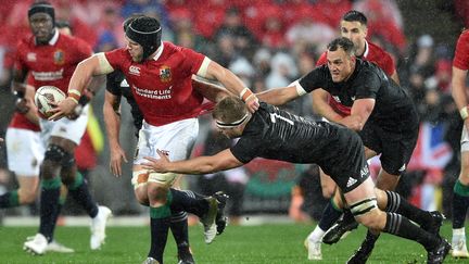 Sean O'Brien (en rouge) lors de la tournée des Lions en Nouvelle-Zélande cet été (PETER PARKS / AFP)