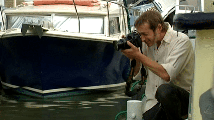 Stéphane Lempereur sur sa péniche
 (France 3 / Culturebox)