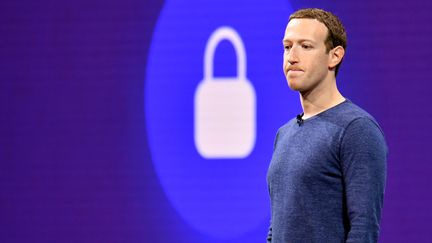 Facebook : le titre dégringole à Wall Street