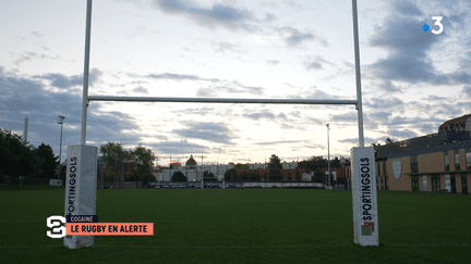 C'est un fléau qui inquiète le monde du rugby. Face à une consommation de cocaïne grandissante, chez les pros comme chez les amateurs, la fédération française et les clubs tentent d'alerter mais aussi de prévenir grâce à différentes actions. Quatre joueurs du Racing 92 ont, par exemple, réalisé un test anti-drogue. Une première pour un club de Top 14.