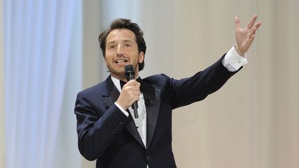 Edouard Baer lors de la cérémonie d'ouverture du Festival de Cannes de 2009.
 (ANNE-CHRISTINE POUJOULAT / AFP)