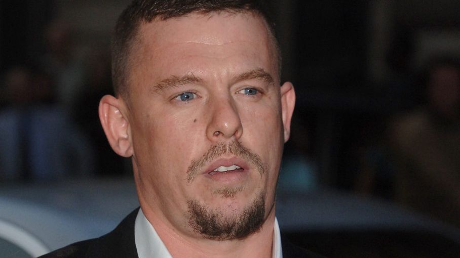 Londres : une exposition rend hommage à Alexander McQueen