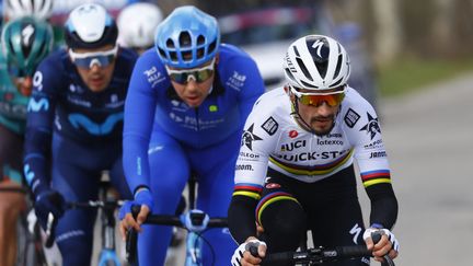 Julian Alaphilippe dans l'échappée de la 6e étape de Tirreno-Adriatico, le 12 mars 2022. (LUCA BETTINI / AFP)