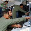 Des soldats indon&eacute;siens participent aux recherches pour retrouver le Boeing de Malaysia Airlines disparu au-dessus du d&eacute;troit de Malacca, le 12 mars 2014. (MAXPPP)