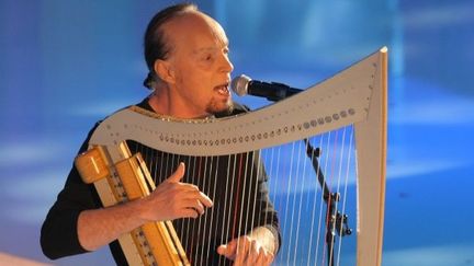 Alan Stivell et sa harpe celtique
 (AFP Photo Pierre Verdy)