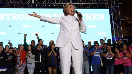 La candidate démocrate à la présidentielle américaine, Hillary Clinton, lors du troisième et dernier débat de la campagne, mercredi 19 octobre 2016.&nbsp; (JUSTIN SULLIVAN / GETTY IMAGES NORTH AMERICA / AFP)