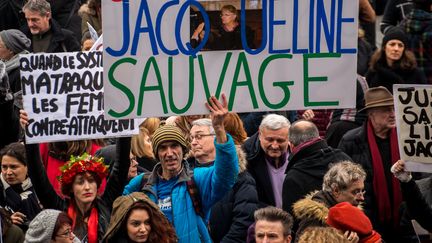 Une marche de soutien à Jacqueline Sauvage, le 23 janvier 2016, place Bastille à Paris. (DENIS PREZAT / CITIZENSIDE / AFP)