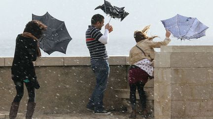 Le Sud de la France a subi ce week-end de tr&egrave;s fortes pluies provoquant de s&eacute;v&egrave;res inondations. (VALERY HACHE / AFP)