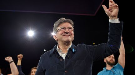 Mélenchon raille Macron, qui s'est trompé en citant IAM