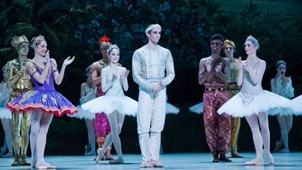 Josua Hoffalt dans &quot;La Bayardère&quot;
 (Agathe Poupeney / Opéra national de Paris)