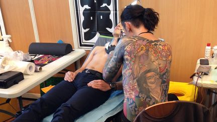 &nbsp; (340 tatoueurs sont attendus ce weekend au Mondial du tatouage à Paris. © Edmée Citroën/France Info)