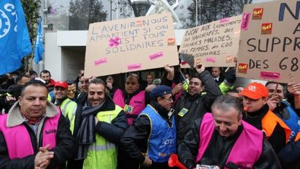 Manifestation lors de l'annonce des suppressions de postes chez PSA (15 novembre) (Michel Stoupak / citizenside.com)