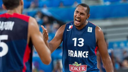 Boris Diaw, le 18 septembre 2013, contre la Slov&eacute;nie, lors de l'Euro 2013 de basket, &agrave; Ljubljana (Slov&eacute;nie). (MATIC KLANSEK / SPORTIDA / SIPA)