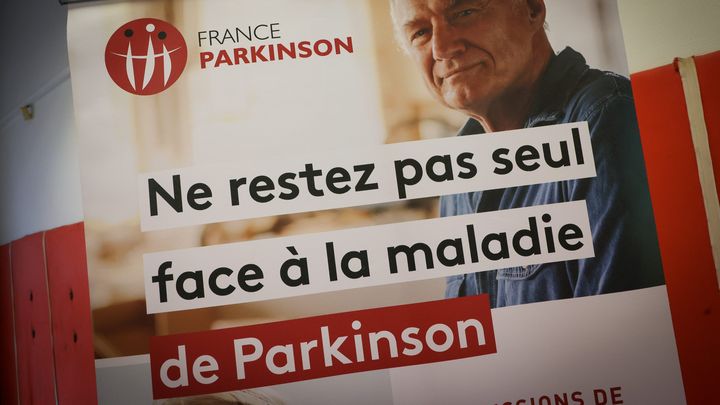 Affiche de l’association France Parkinson le 28 février 2023 à Belfort. (MICHAEL DESPREZ / MAXPPP)