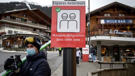 Dans la station de ski de Verbier en Suisse le 21 décembre. (FABRICE COFFRINI / AFP)