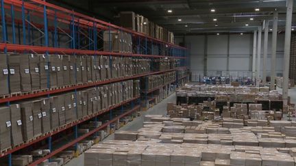 Avec le développement du commerce en ligne durant la crise sanitaire, les entreprises produisent en masse des cartons d’emballage.&nbsp; (CAPTURE ECRAN FRANCE 2)