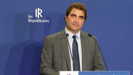 Le président du parti Les Républicains (LR), Christian Jacob, tient une conférence de presse à l'issue du conseil national des Républicains (LR) pour le lancement de la campagne des élections législatives, à Paris, le 7 mai 2022. (GEOFFROY VAN DER HASSELT / AFP)