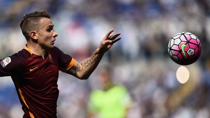 Lucas Digne sous le maillot de la Roma où il était prêté lors de la saison 2015/2016. (FILIPPO MONTEFORTE / AFP)