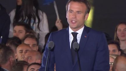 Présidentielle 2022 : la victoire sans triomphe d'Emmanuel Macron