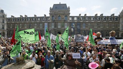 &nbsp; (Manifestation des intermittents, lundi dernier à Paris © REUTERS/Gonzalo Fuentes)