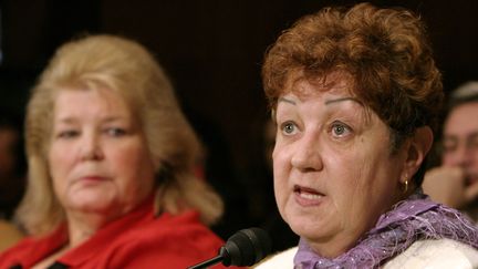 Norma McCorvey témoigne devant un comité sénatorial à Atlanta (Géorgie, Etats-Unis), le 23 juin 2005. (REUTERS)