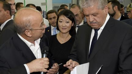 La ministre française de la Culture Fleur Pellerin et le Premier ministre algérien Abdelmalek Sellal à l'inauguration du Salon du livre d'Alger, le 28 octobre 2015
 (Farouk Batiche / AFP)